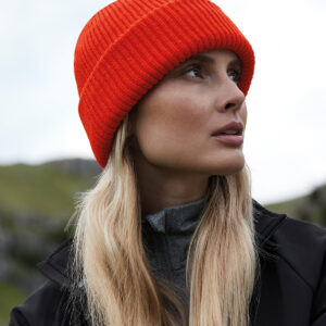 Wind-resistant breathable elements beanie