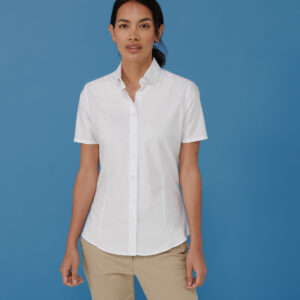 Women's modern short sleeve Oxford shirt