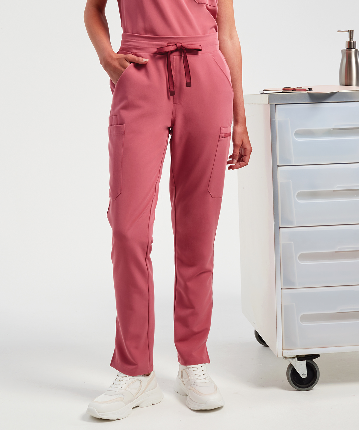 Womens 'Relentless' Onna-stretch cargo pants